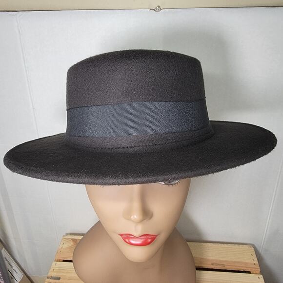 Unbranded Women\'s Black Rim Hat - 8\